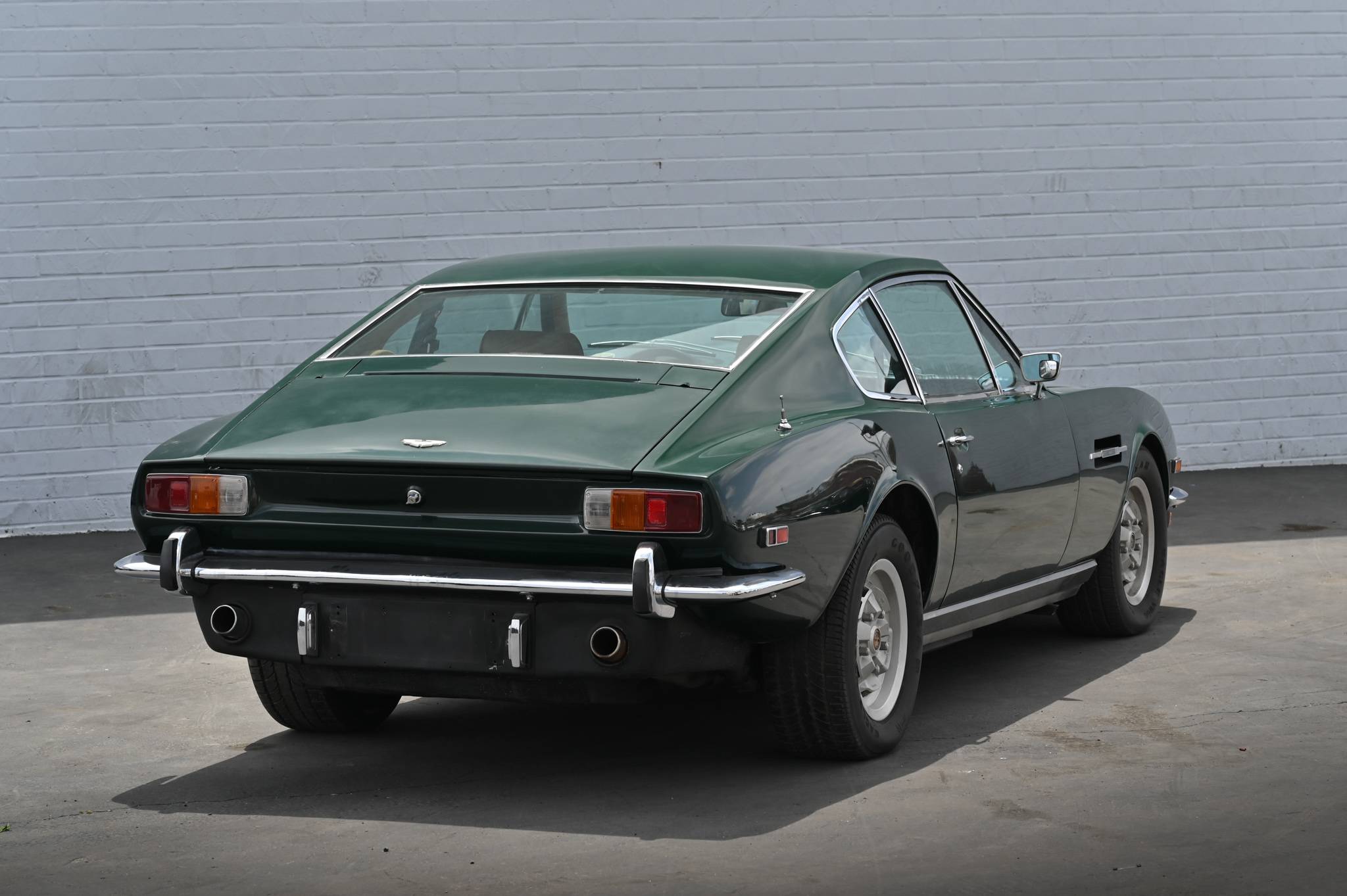ASTON MARTIN カタログ Past Models | Classic Car Models | Aston Martin (USA
