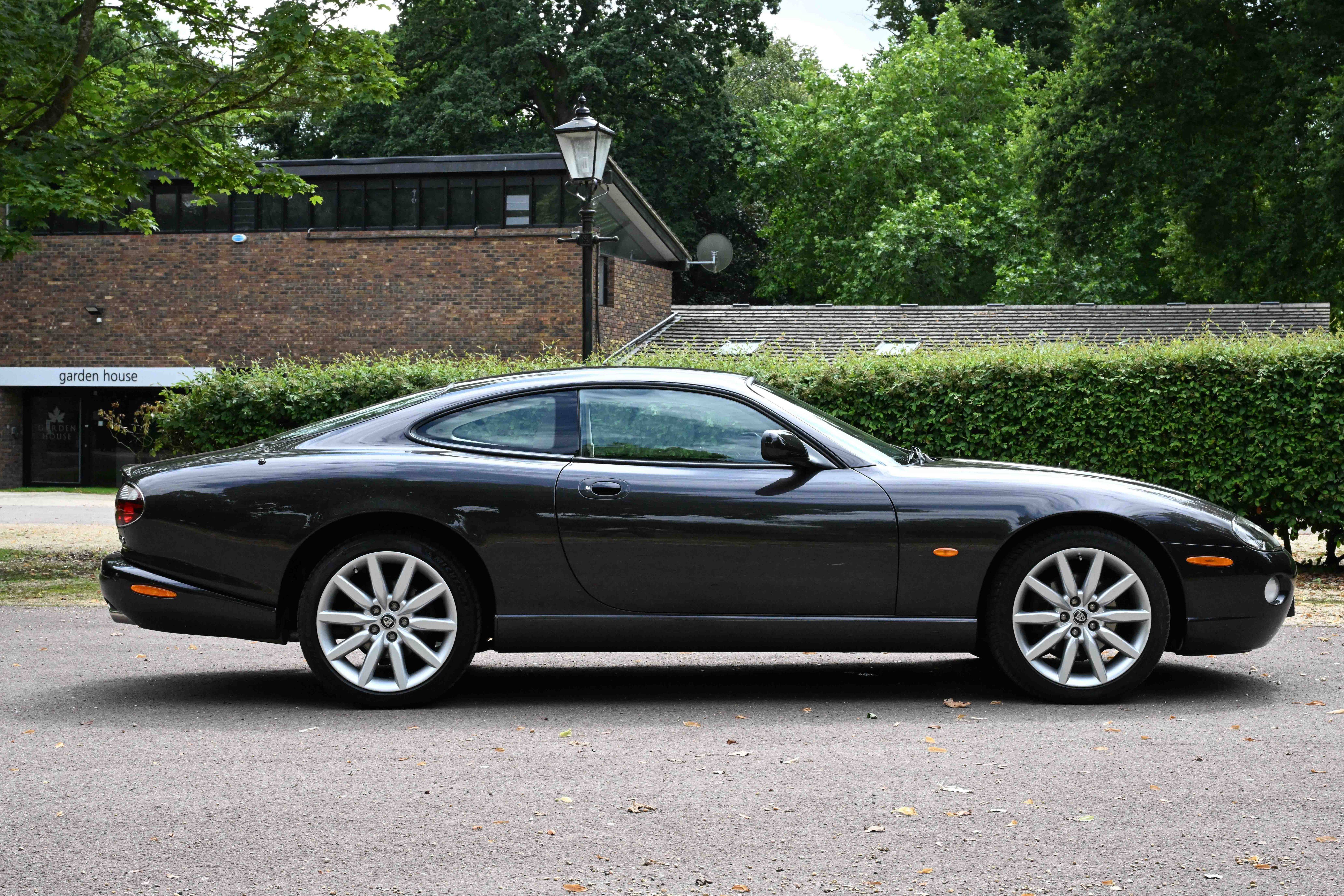 Black Jaguar・2点まとめ買い 2006 Jaguar XKR 4.2 Coupe for sale by auction in Darlington