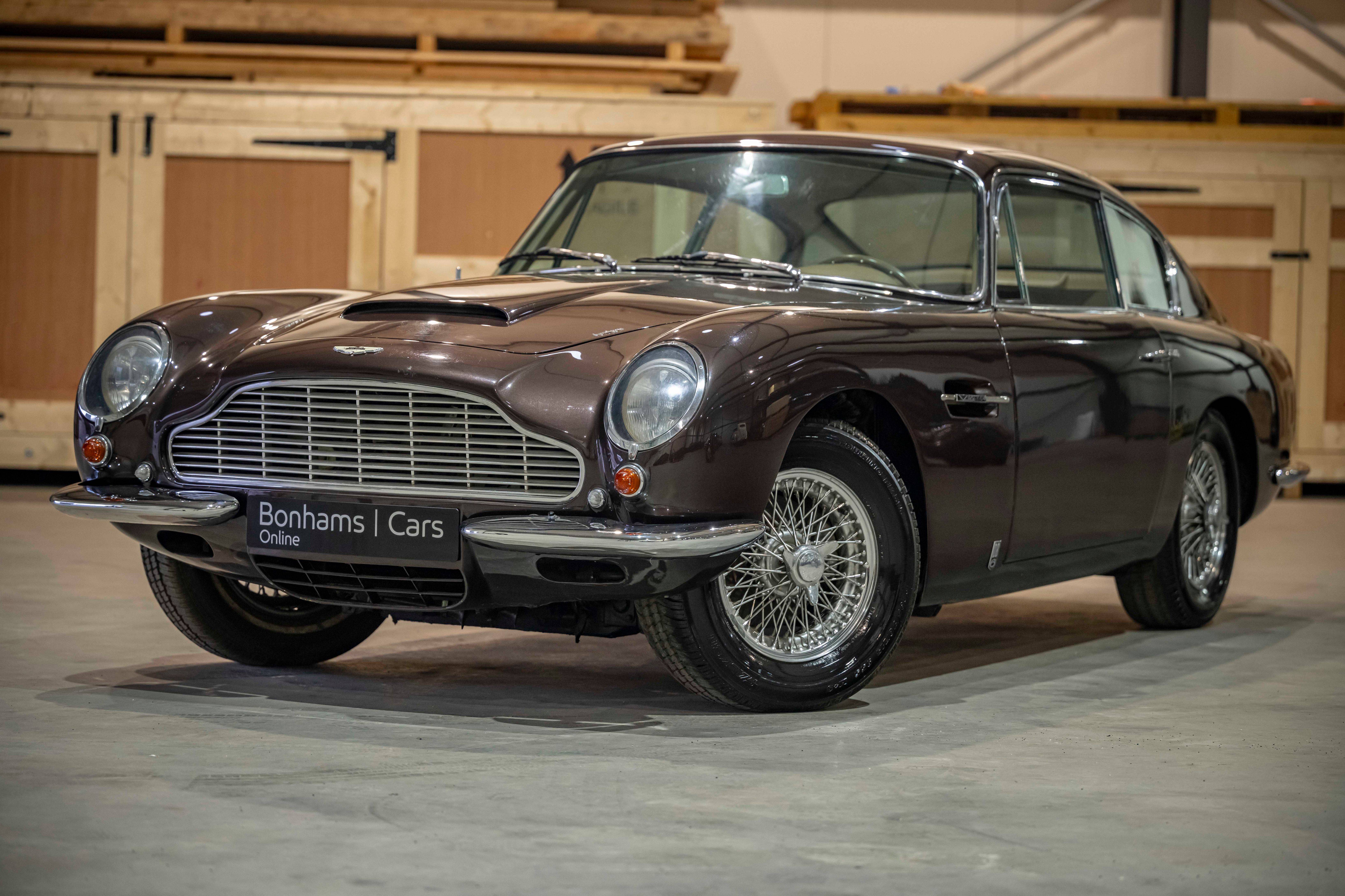 Spark Aston Martin DB6 ブリティッシュ・グリーン1965年 Aston Martin DB6 (1965) - pictures, information & specs
