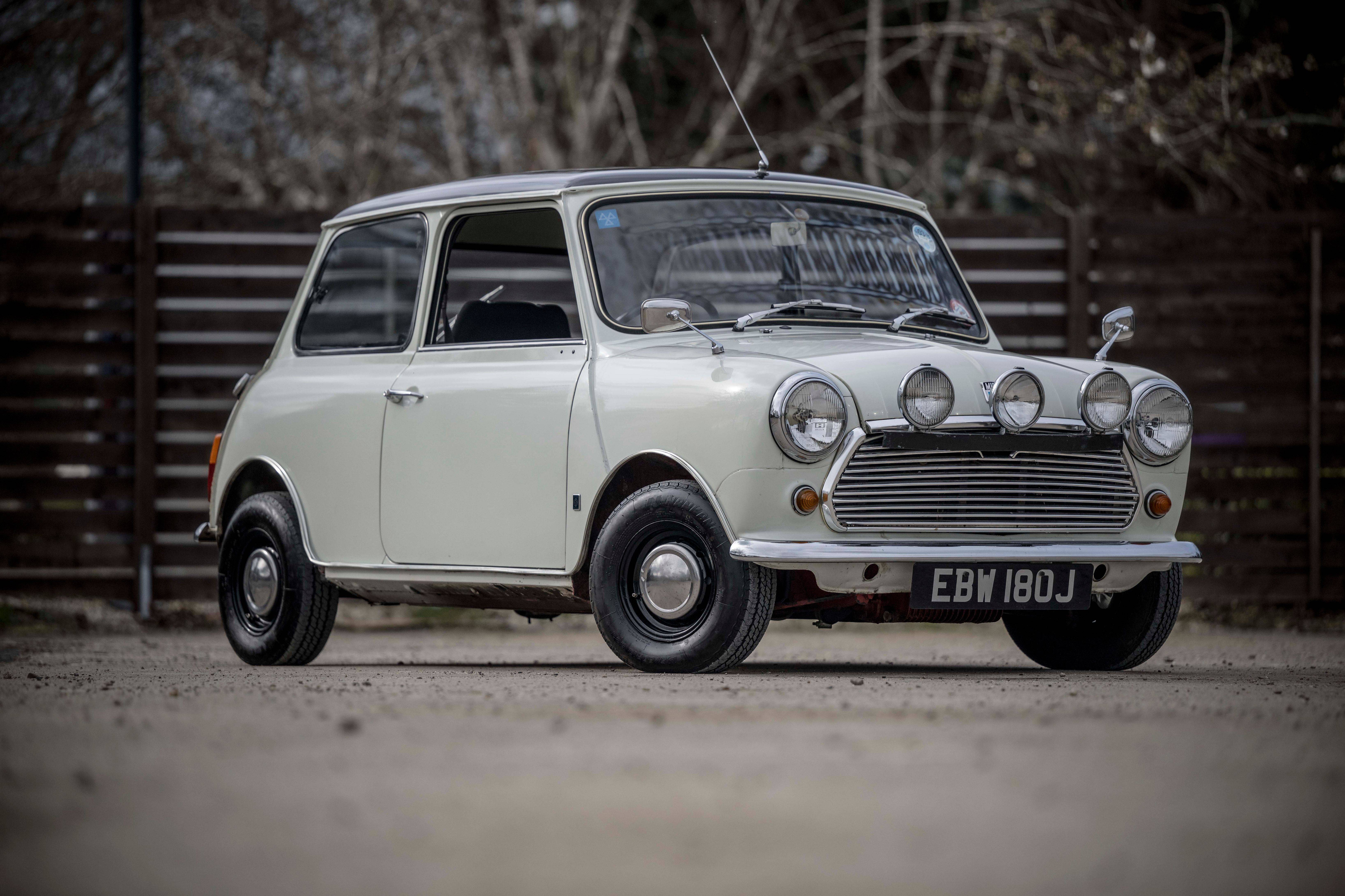 売約済／Morris MINI Cooper S 1964 Morris Mini Cooper S Mk1 for sale by auction in Paris
