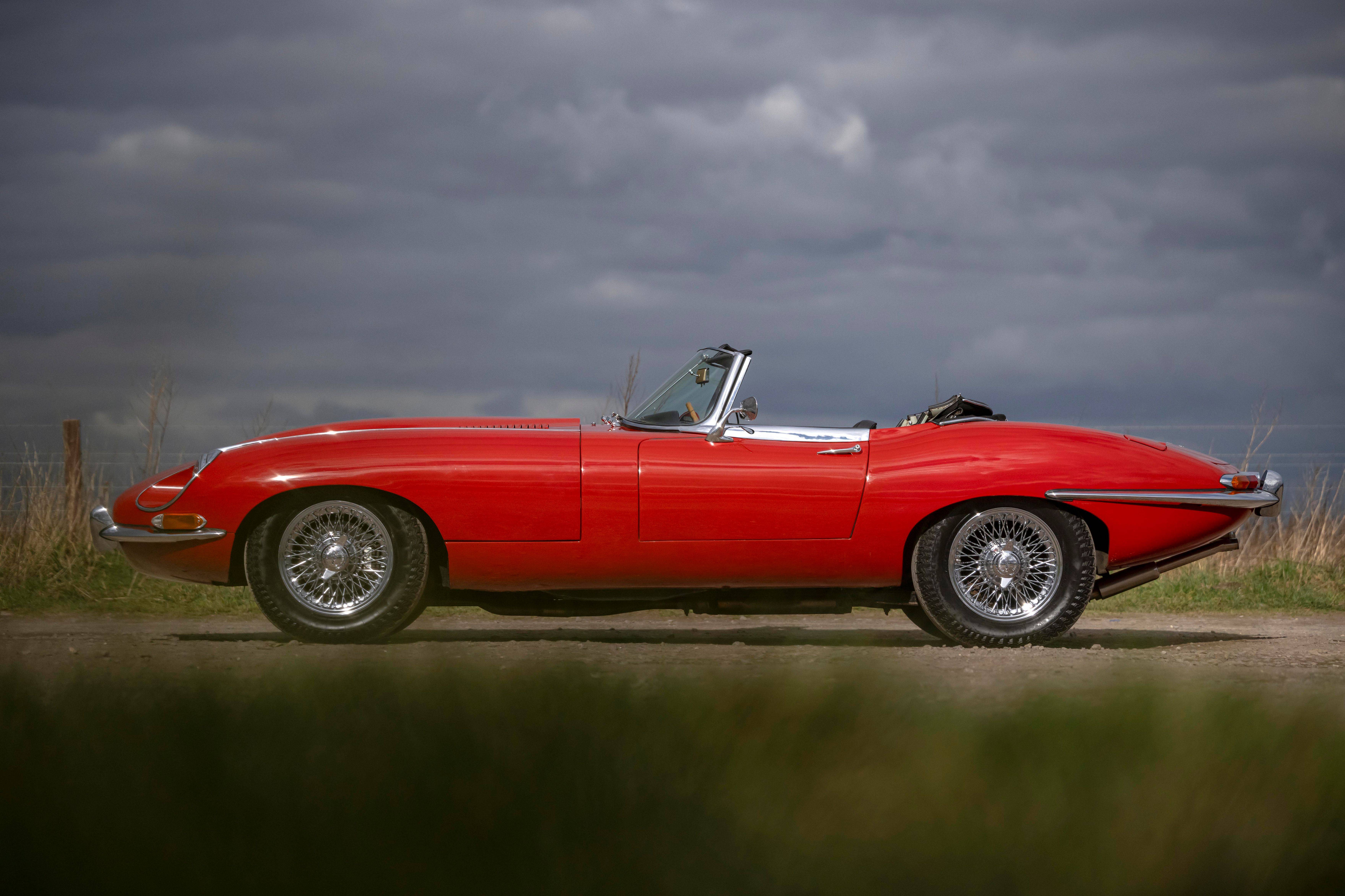 JAGUAR レッド ヴィンテージモデル Series II Jaguar XKE with factory A/C | Jaguar XKE | Cars