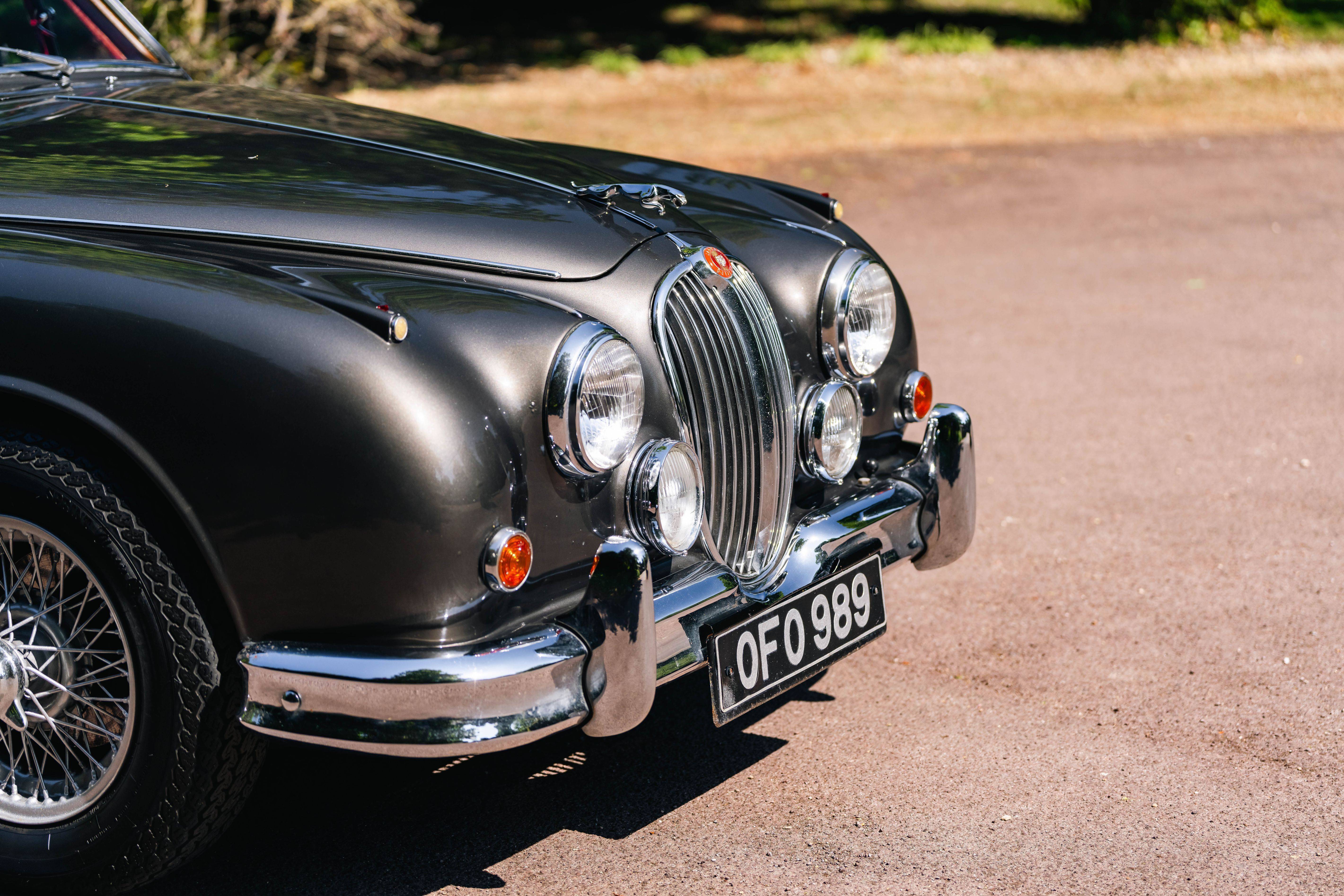 【本物新品保証】 1962 Jaguar Auction by Sale For II Mark ワイン