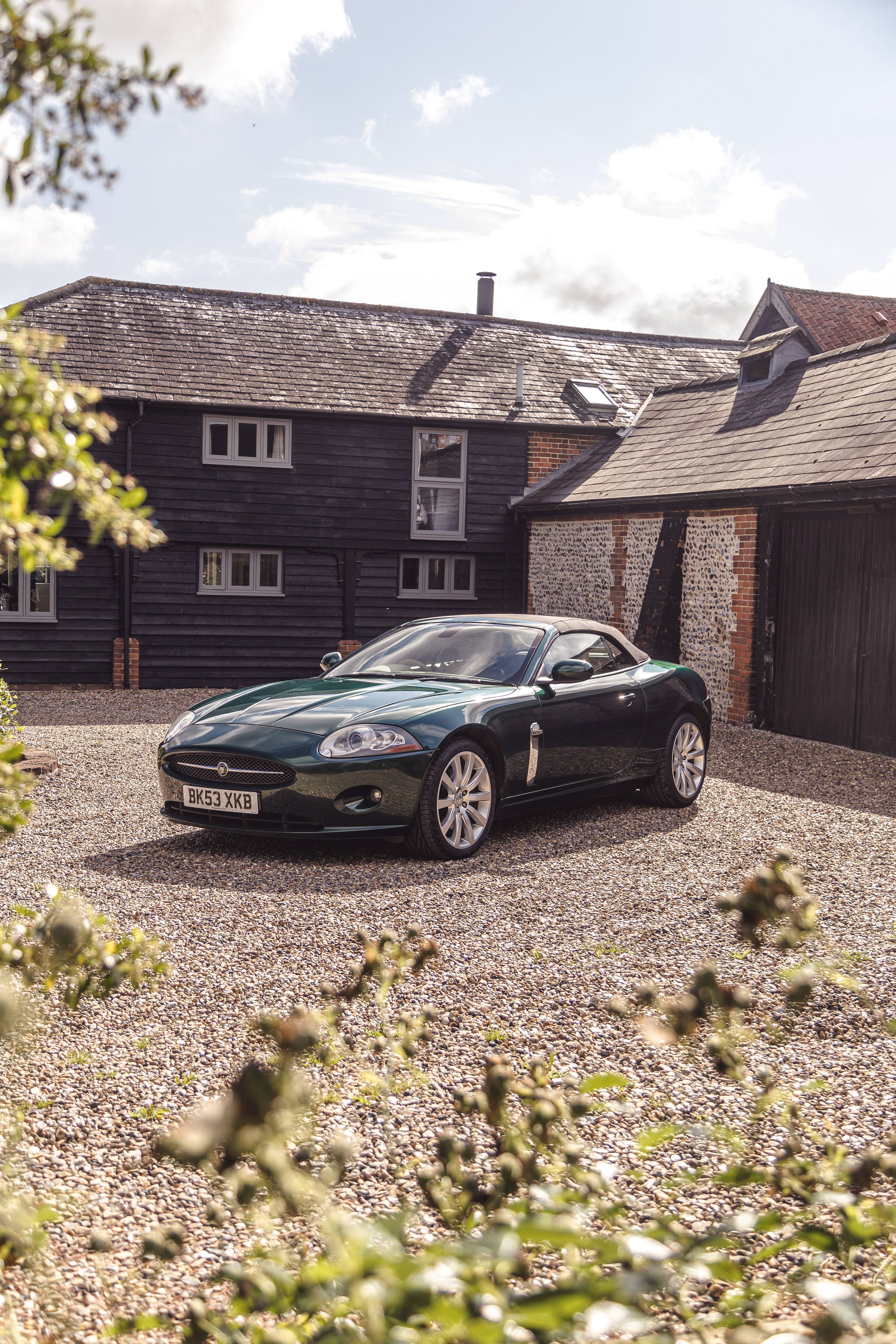 Black Jaguar・2点まとめ買い 2010 Jaguar XK | Classic Cars for Sale - Streetside Classics