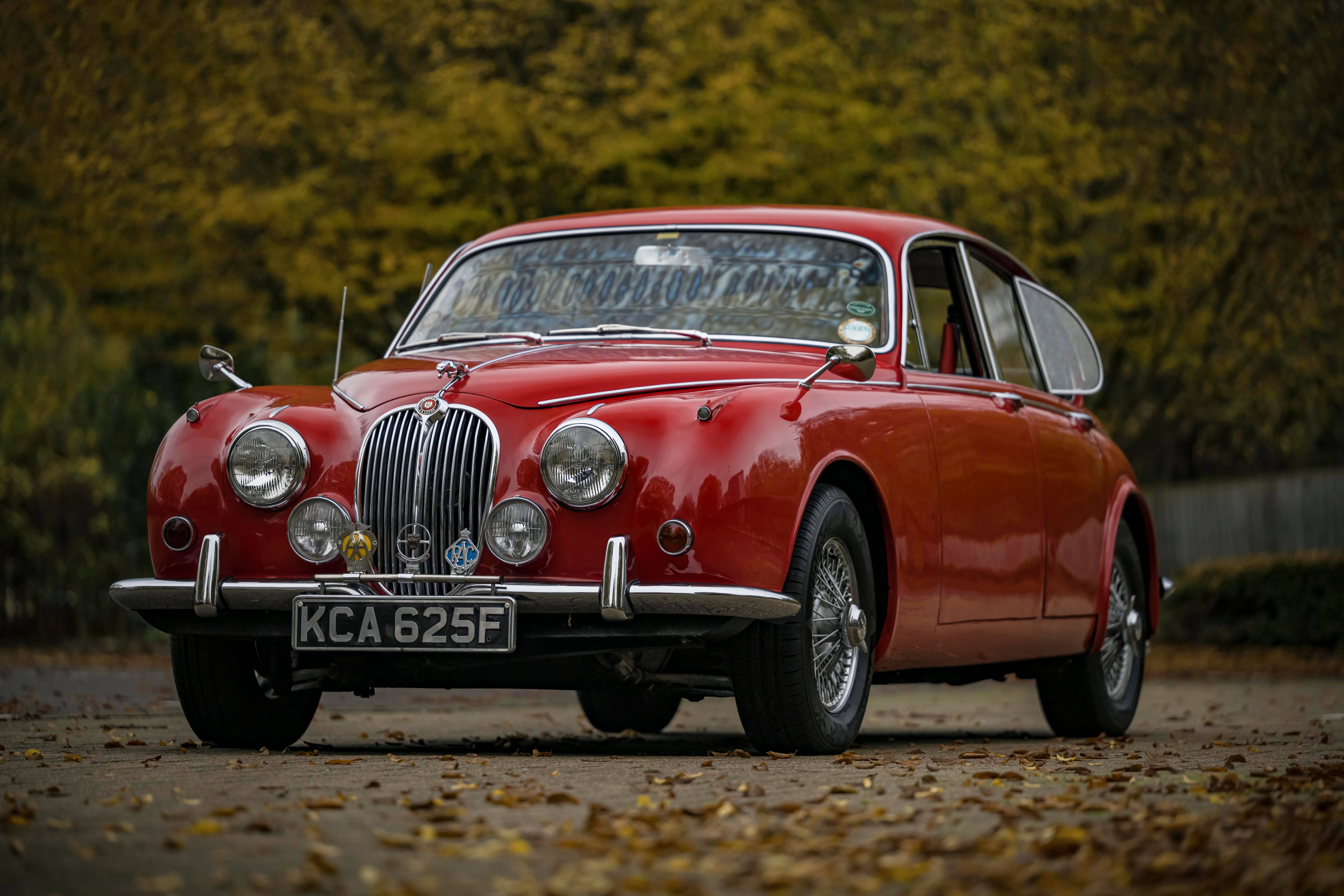 Black Jaguar・2点まとめ買い 1967 Jaguar Mk II 3.4L 4-Speed for sale on BaT Auctions